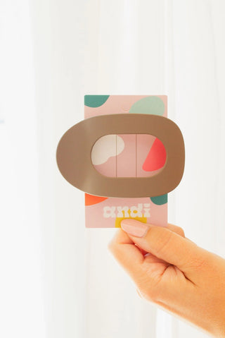 Andi Flat Cutout Claw Clip