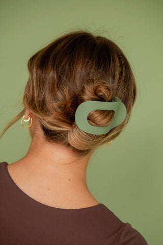 Andi Flat Cutout Claw Clip